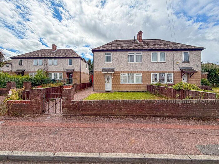 3 Bedroom Semi-Detached House For Sale In Northlands, Winlaton, Blaydon-on-Tyne, NE21