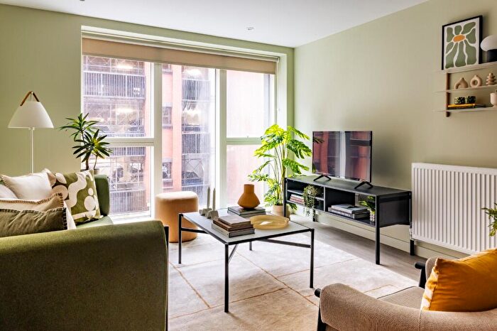 2 Bedroom Apartment To Rent In Candleriggs, Trongate, Glasgow, G1