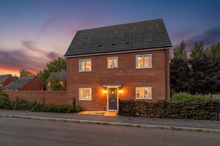 3 Bedroom Detached House For Sale In Fairey Street, Cofton Hackett, B45