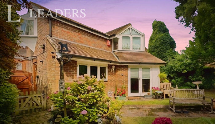 2 Bedroom Detached House For Sale In South Street, Cuckfield, Haywards Heath, RH17