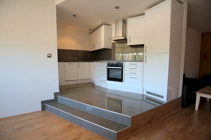 2 Bedroom Flat To Rent In Salterton Road, London, N7