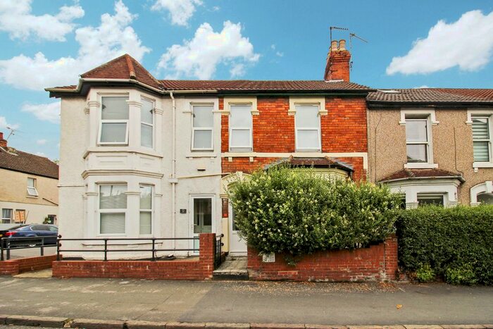 Studio To Rent In Groundwell Road, Town Centre, Swindon, SN1