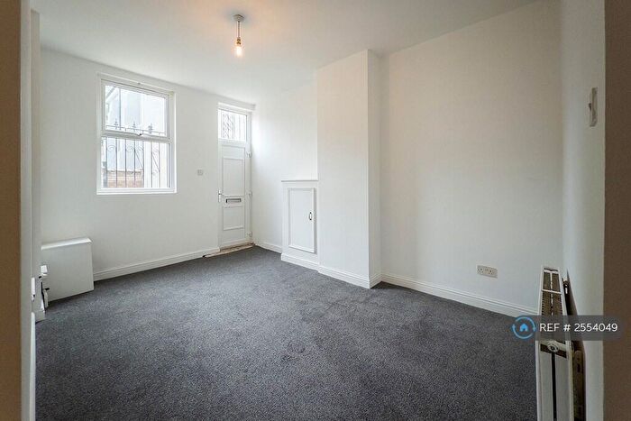 1 Bedroom Flat To Rent In Stamford Arcade, Ashton-Under-Lyne, OL6