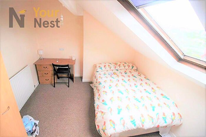 3 Bedroom Detached House To Rent In Lumley Walk, Burley, Leeds, LS4