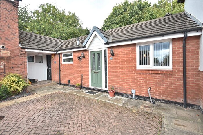 1 Bedroom Bungalow For Sale In High Bank Close, Leeds, West Yorkshire, LS15