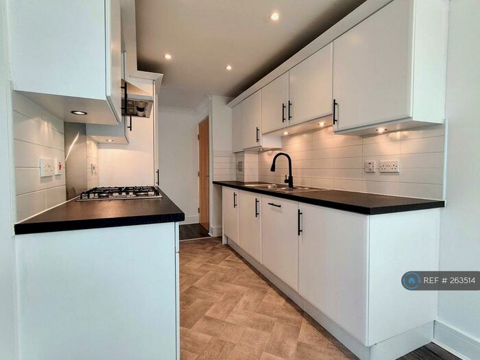 1 Bedroom Flat To Rent In Phalarope Way, St. Marys Island, Chatham, ME4