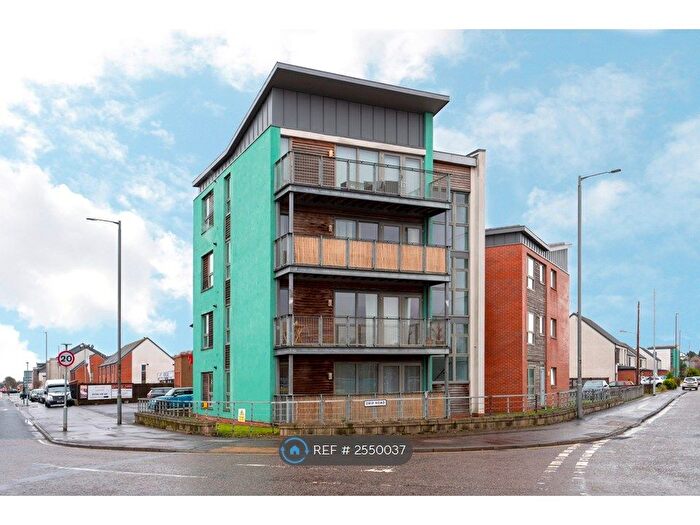 2 Bedroom Flat To Rent In Raploch Road, Stirling, FK8