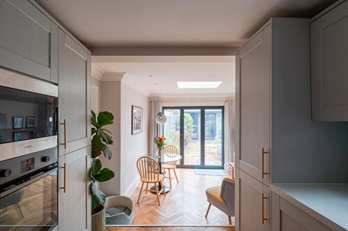 2 Bedroom Flat For Sale In High Road Leyton, London, E15