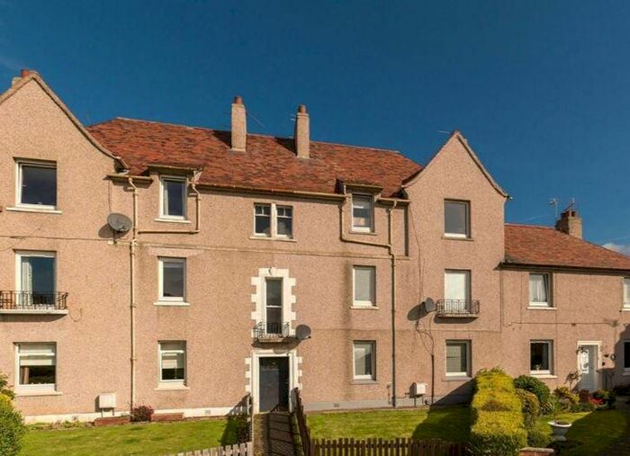 2 Bedroom Flat To Rent In Parkhead Grove, Edinburgh, EH11