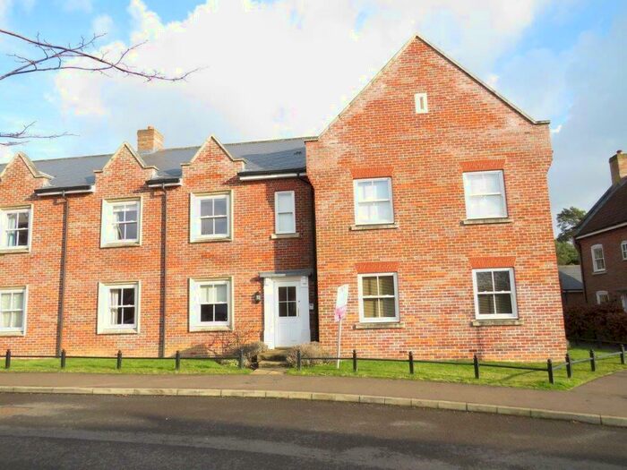 2 Bedroom Flat To Rent In St Michaels Avenue, Aylsham, Norwich, NR11