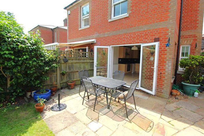 2 Bedroom Cottage To Rent In Coldharbour Road, Pyrford, GU22