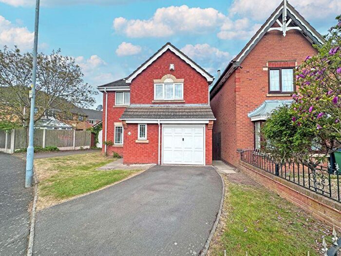 3 Bedroom Detached House For Sale In Standbridge Way, Tipton, DY4