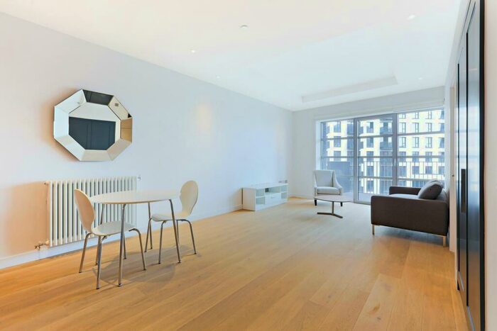 1 Bedroom Apartment To Rent In Kent Building, London City Island, E14