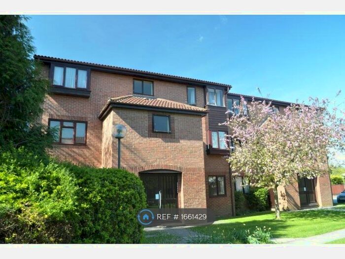 1 Bedroom Flat To Rent In Shepherds Spring Lane, Andover, SP10