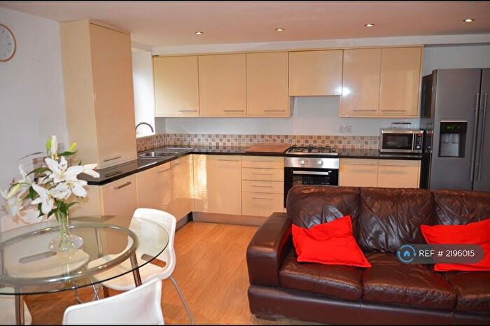 2 Bedroom Flat To Rent In Demesne Road, Manchester, M16