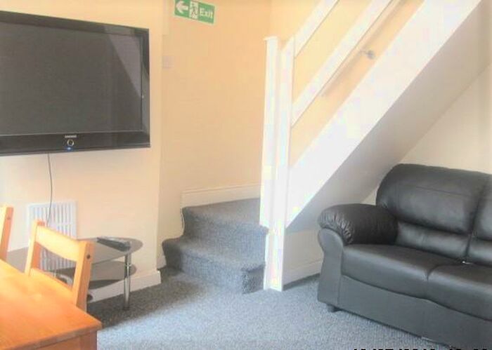 2 Bedroom Terraced House To Rent In Norwood Road, Nottingham, NG7