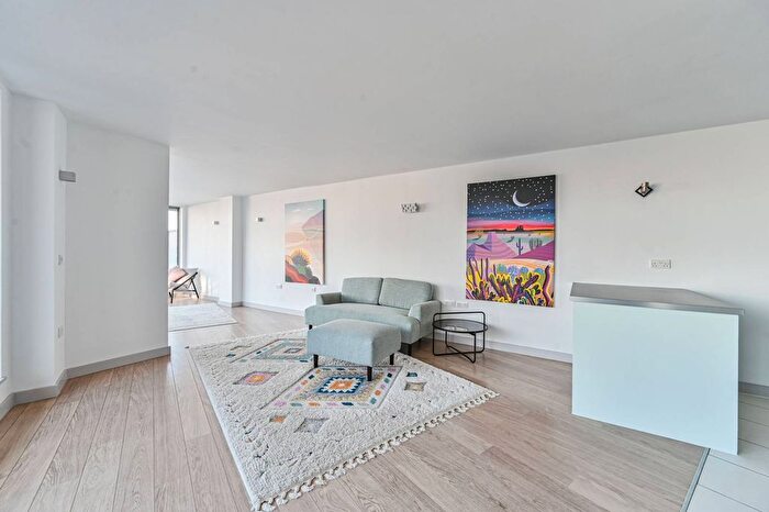 1 Bedroom Flat To Rent In Deals Gateway, Deptford, London, SE13