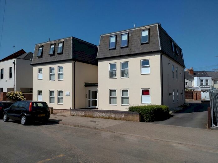 1 Bedroom Flat To Rent In St James Court, Knapp Road, GL50