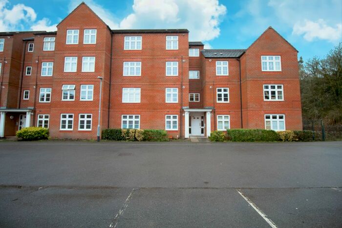 2 Bedroom Flat To Rent In Wenlock Drive, West Bridgford, Nottingham, NG2