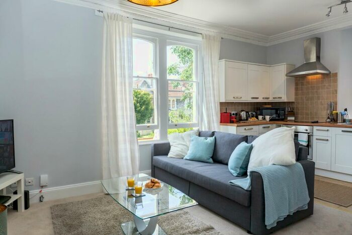 1 Bedroom Apartment To Rent In Elliston Road, Bristol, BS6