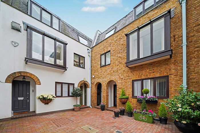3 Bedroom Maisonette For Sale In Bowland Yard, Belgravia, SW1X