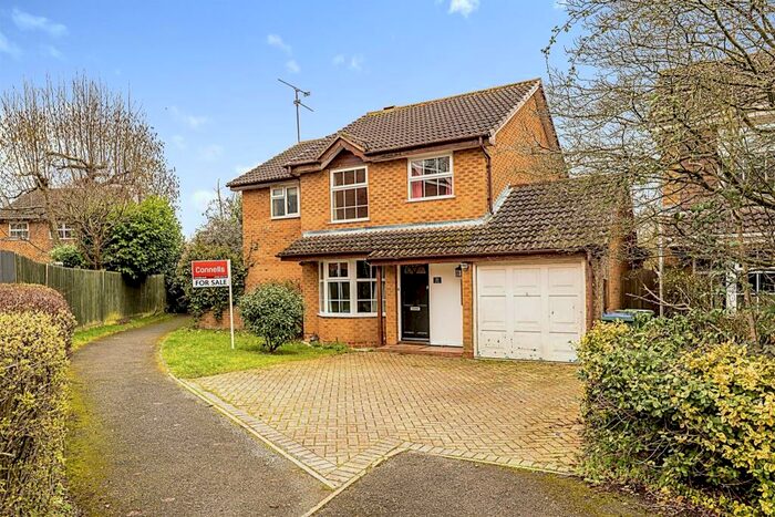 4 Bedroom House To Rent In Willow Drive, Buckingham, MK18