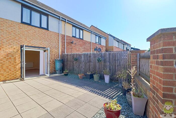 2 Bedroom End Of Terrace House For Sale In Laygate, South Shields, Tyne And Wear, NE33