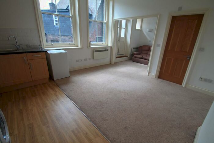 Studio To Rent In Bute Street, Luton, LU1