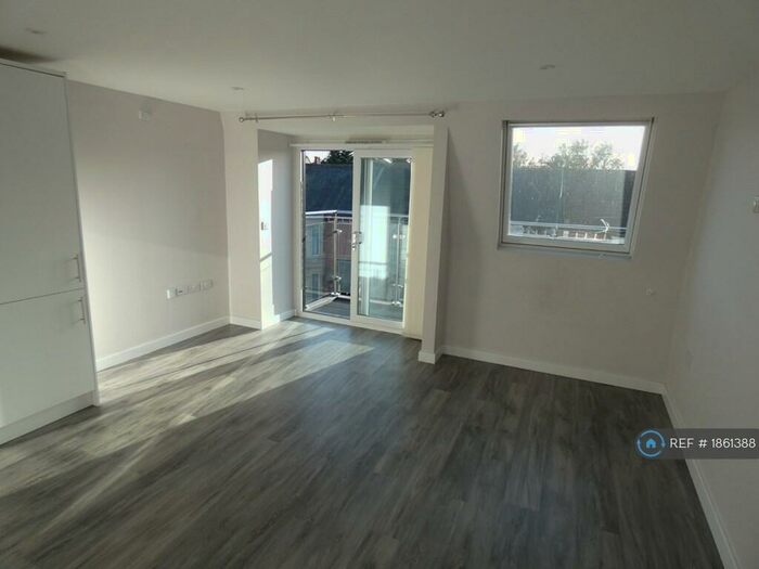 1 Bedroom Flat To Rent In St Chad's Avenue, Portsmouth, PO2