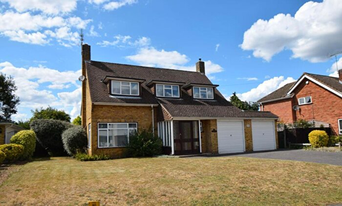 3 Bedroom Detached House To Rent In The Fairway, Burnham, Bucks, SL1