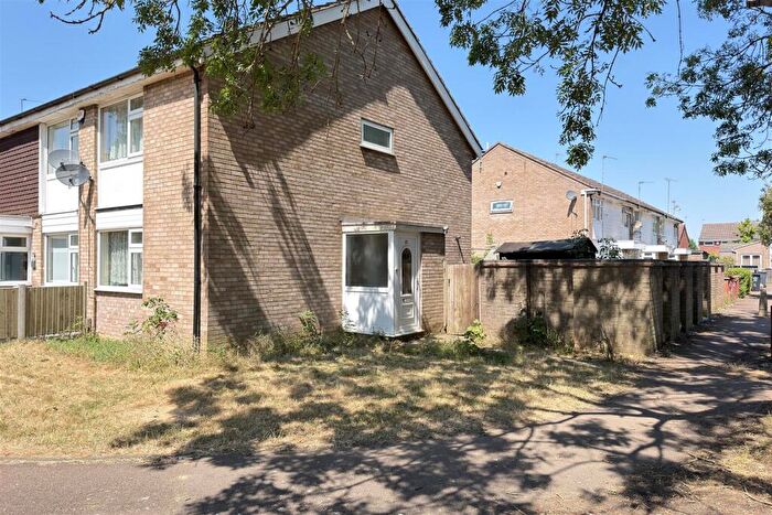 2 Bedroom End Of Terrace House For Sale In Archer Close, Leicester, LE4