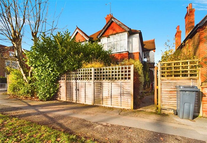 4 Bedroom Semi-Detached House For Sale In Tilehurst Road, Reading, RG30