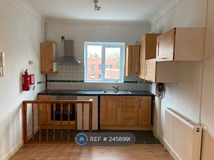 Studio To Rent In Seven Sisters Road, London, N15