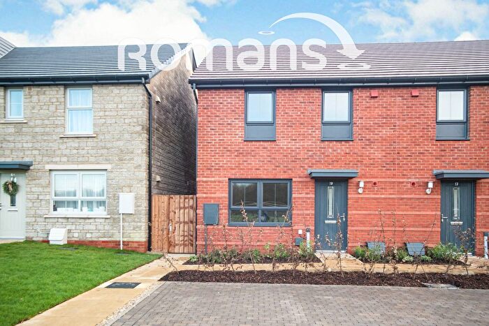 3 Bedroom Semi-Detached House To Rent In Golden Grove, Swindon, SN1