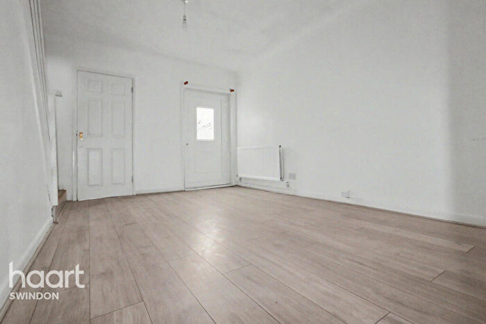 3 Bedroom Terraced House To Rent In Salisbury Street, Swindon, SN1