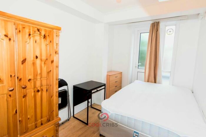 Studio To Rent In Kember Street, London, N1