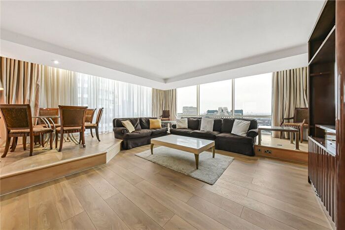 3 Bedroom Flat To Rent In Grosvenor Road, London, SW1V