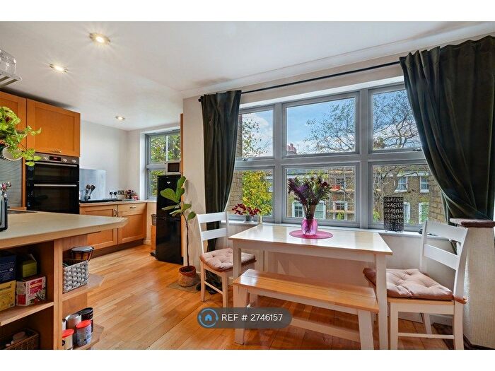 2 Bedroom Maisonette To Rent In Horton Road, London, E8