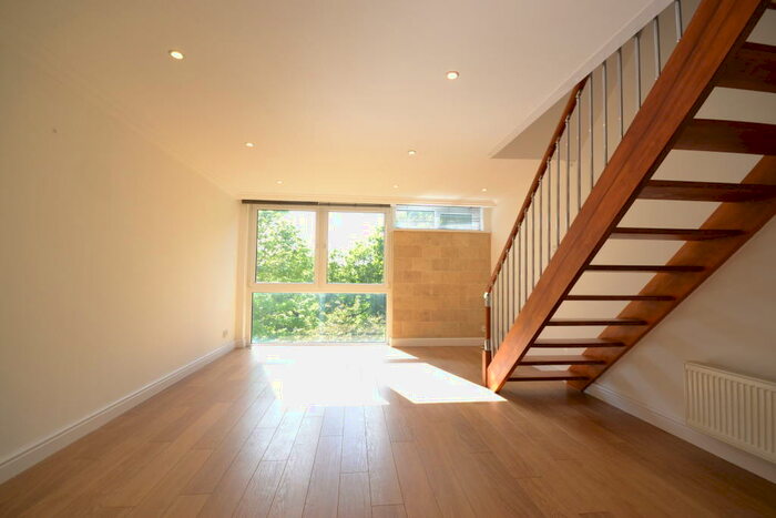 2 Bedroom Flat To Rent In Plas Y Coed, Lakeside, Cardiff, CF23