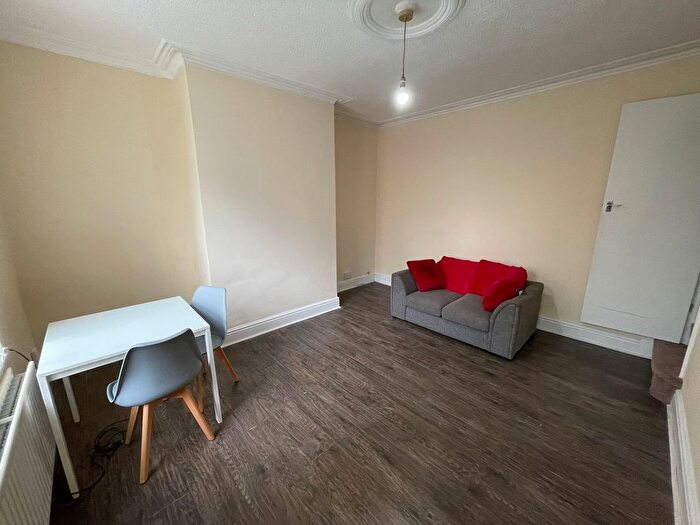 2 Bedroom Terraced House To Rent In Harold View, Leeds, LS6