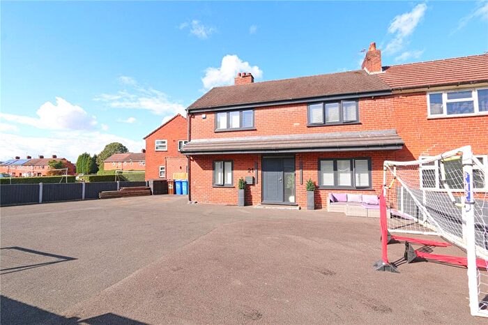 4 Bedroom Semi-Detached House For Sale In Elizabeth Avenue, Denton, Manchester, Greater Manchester, M34
