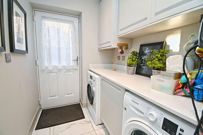 4 Bedroom Detached House For Sale In Mill Rise, Worsbrough, Barnsley, S70