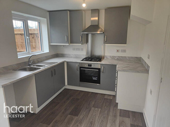 3 Bedroom End Of Terrace House For Sale In While Grove, Leicester, LE8