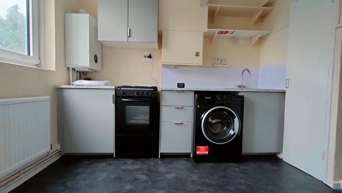 2 Bedroom Flat To Rent In Vincent Road, Woolwich, SE18