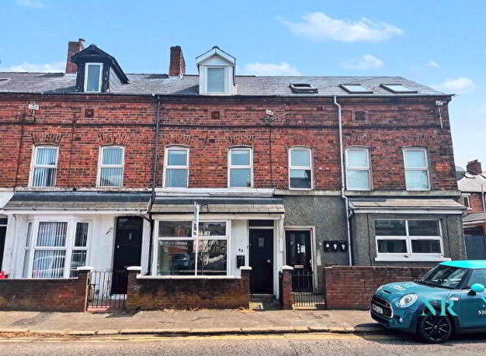 3 Bedroom Mid Terraced House For Sale In Connsbrook Avenue, Belfast, BT4