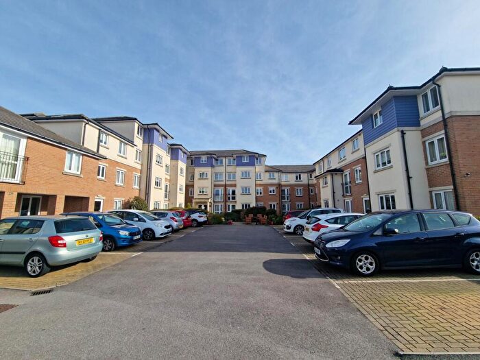 1 Bedroom Apartment For Sale In Alverstone Road, Southsea, Hampshire, PO4
