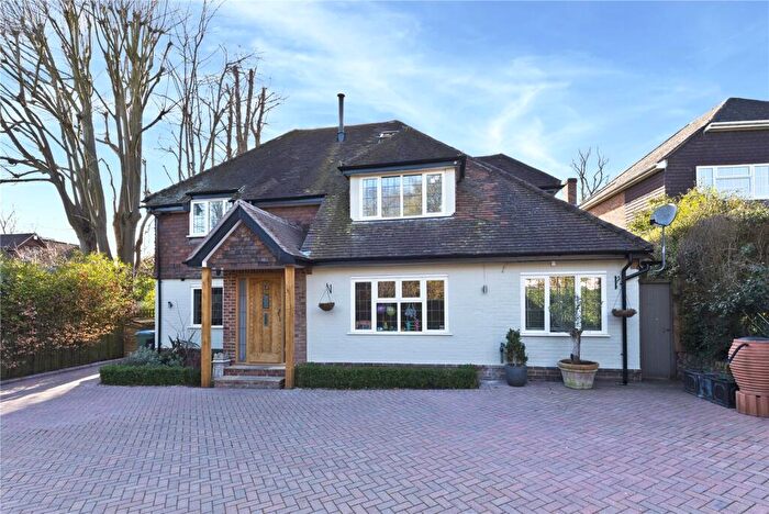 5 Bedroom Detached House To Rent In D'abernon Close, Esher, Surrey, KT10