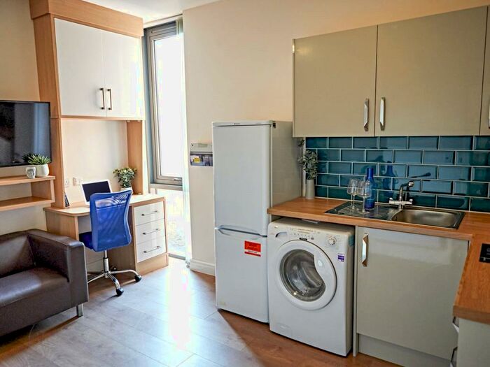 Studio To Rent In Lofthouse Place, Leeds, West Yorkshire, LS2