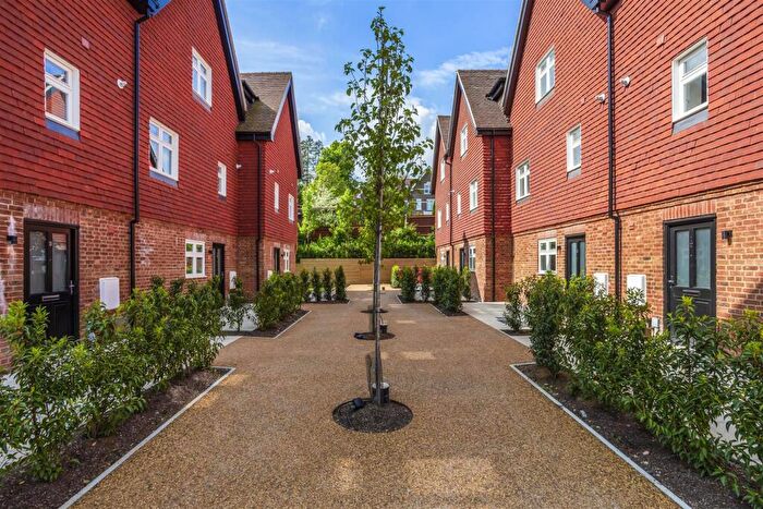 3 Bedroom Town House For Sale In Kingswood Mews, Waterhouse Lane, Kingswood, KT20