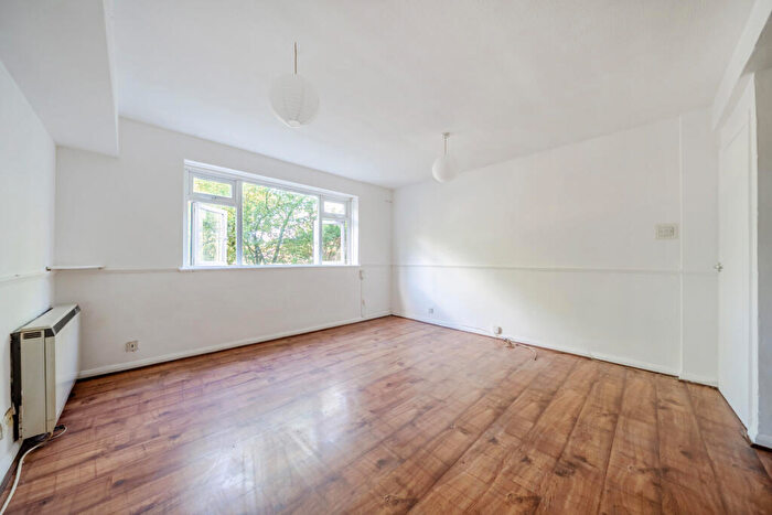 1 Bedroom Apartment For Sale In Canadian Avenue, London, SE6